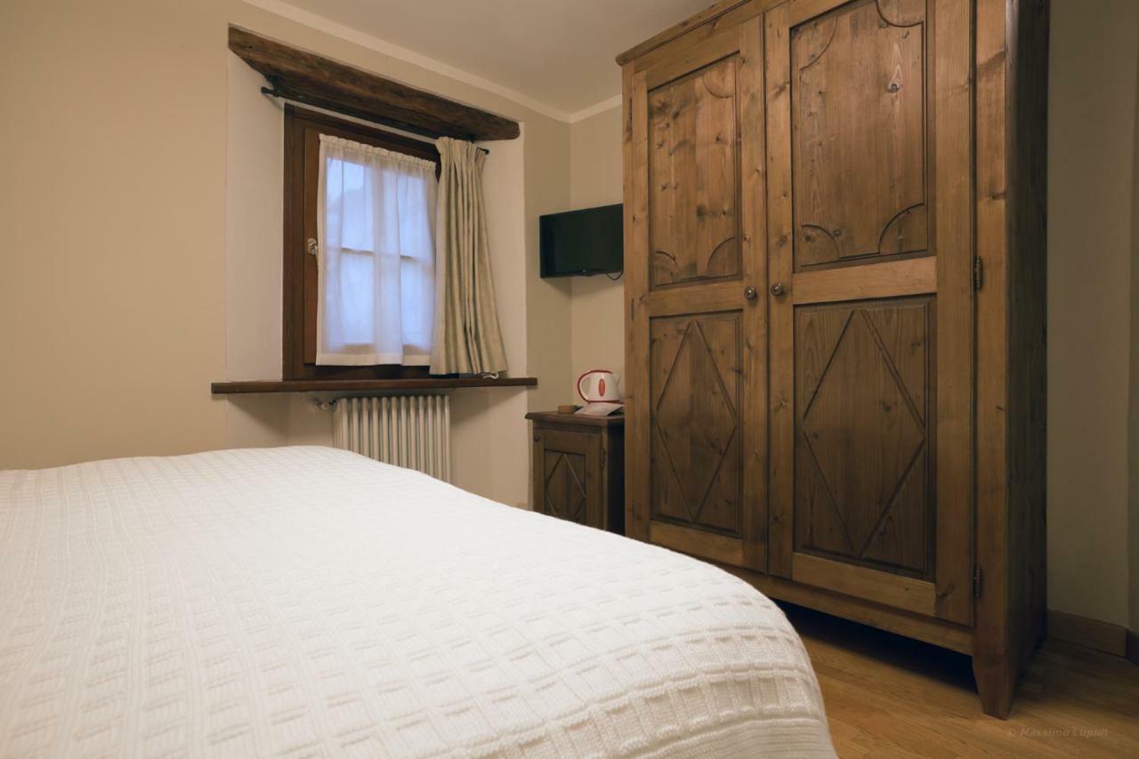 Aymon De Challant Guest house Aosta
